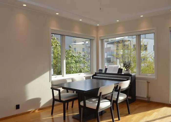 Pp1A-Central-Spacious,Balcony, Family Withkids, Garage